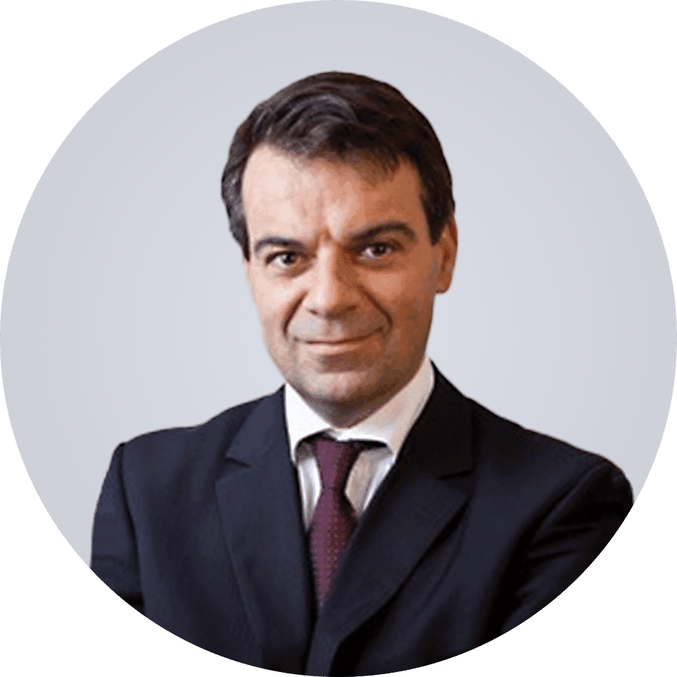 > Consultant Senior  Etienne est directeur Financier depuis 15 ans de plusieurs sociétés logistiques étrangères. Il assiste le Directeur Général sur les enjeux majeurs de l’entreprise et participe…