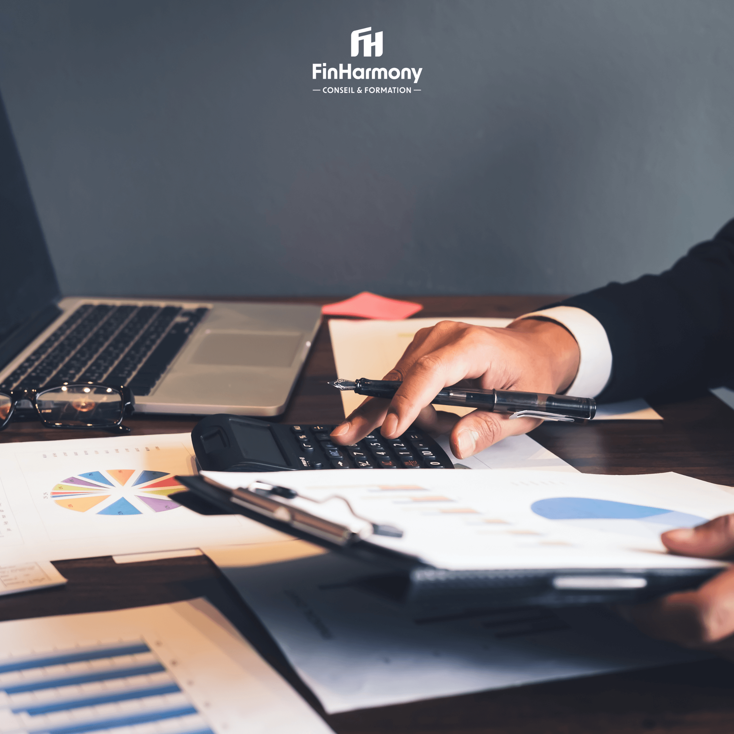 Visuel des normes IFRS 2024 avec mise en avant des nouvelles obligations pour la clôture annuelle et les perspectives d'avenir